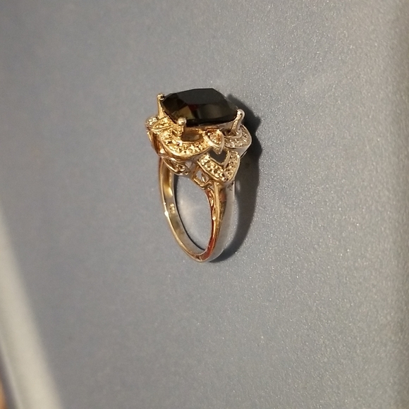 Sterling silver ring with black stone - Picture 2 of 4